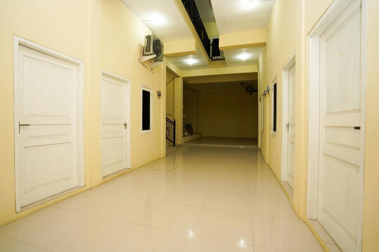 Oyo 998 La'Ana Residence Surabaya Bagian luar foto